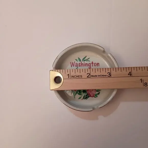 Four Vintage Small Ashtrays Winston, Washington, Worlds Fair, and Boars Head Inn - Picture 8 of 12